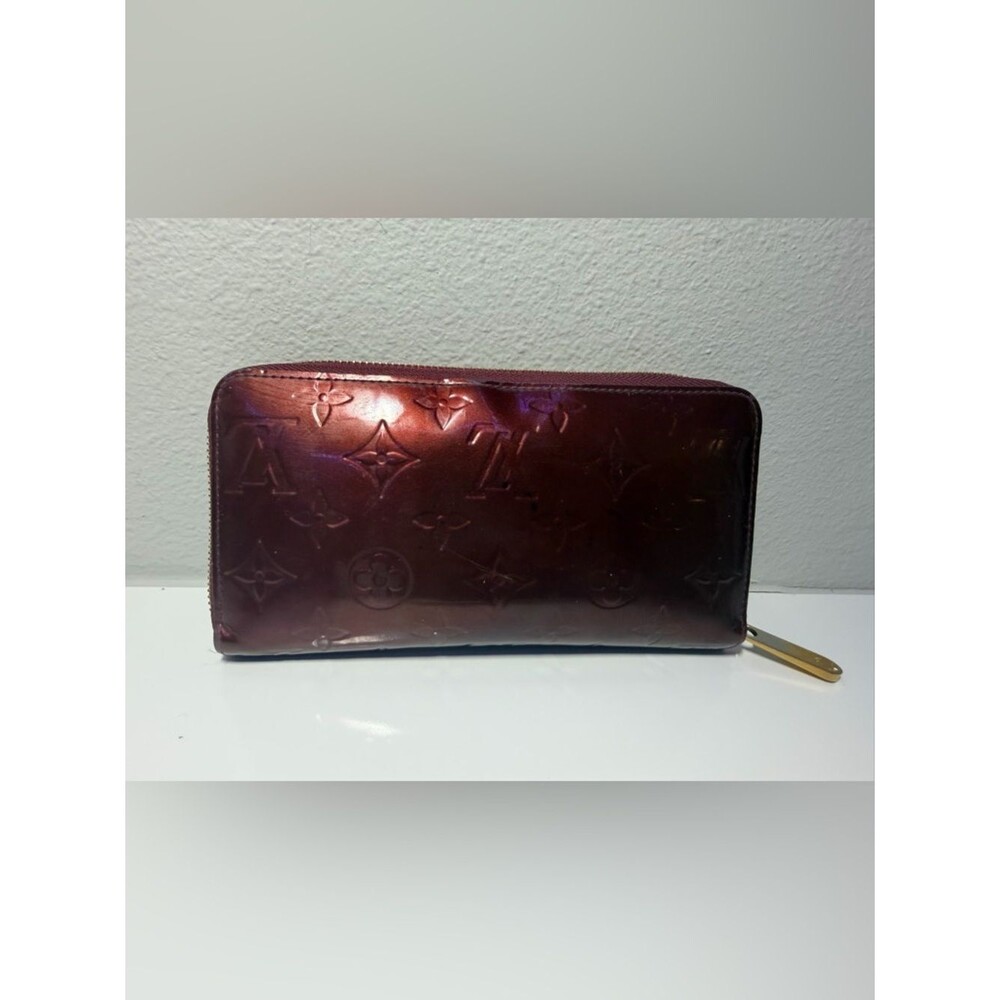 Louis Vuitton Burgundy Vernis Monogram Zip Long Wallet - Picture 13 of 14